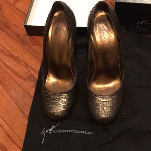 Authentic Giuseppe zanotti pumps